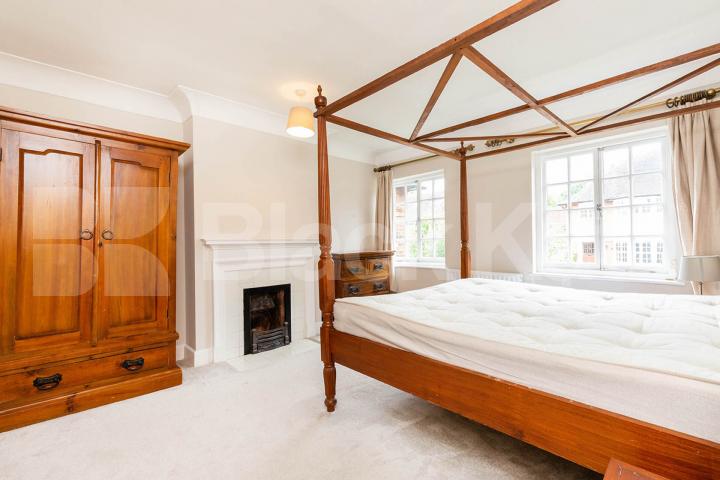 Stunning House on a private residential street located in Muswell hill Cascade Avenue, Muswell Hill 